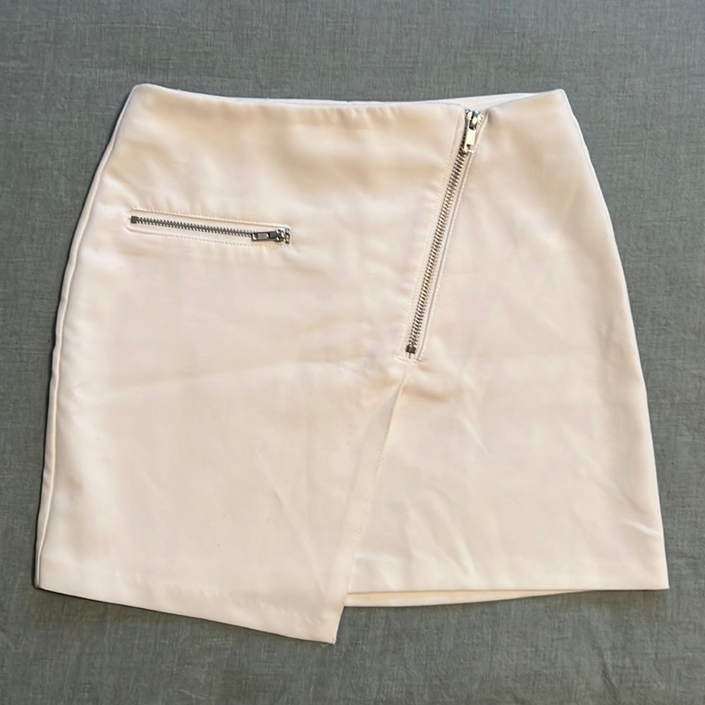 White H&M mini skirt ‘Divided’ - size 2 - gently used.